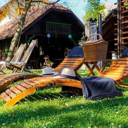 Resort Pod Orehi - Apartma & Glamping Bled Exterior foto