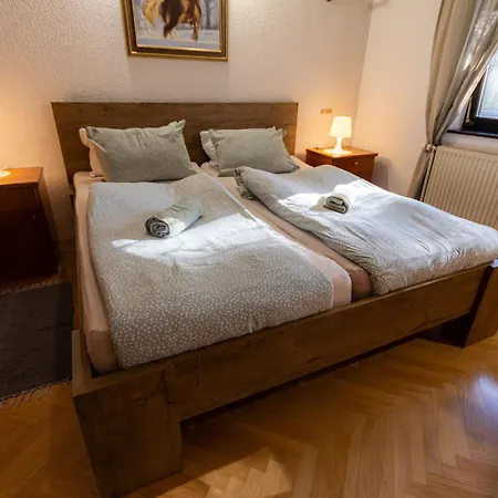 Resort Pod Orehi - Apartma & Glamping Bled Zimmer foto