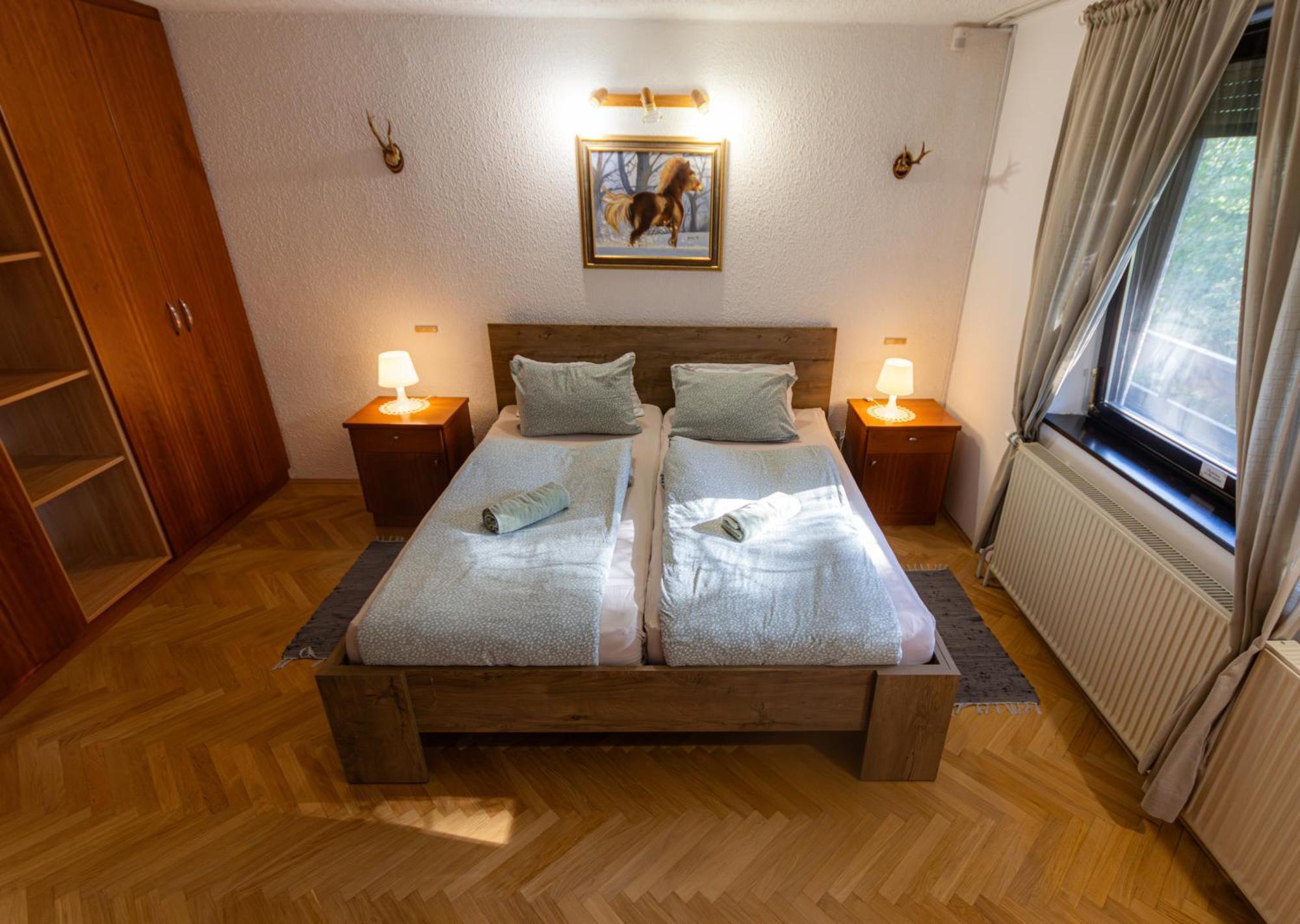 Pod Orehi - Apartma & Glamping Apartment