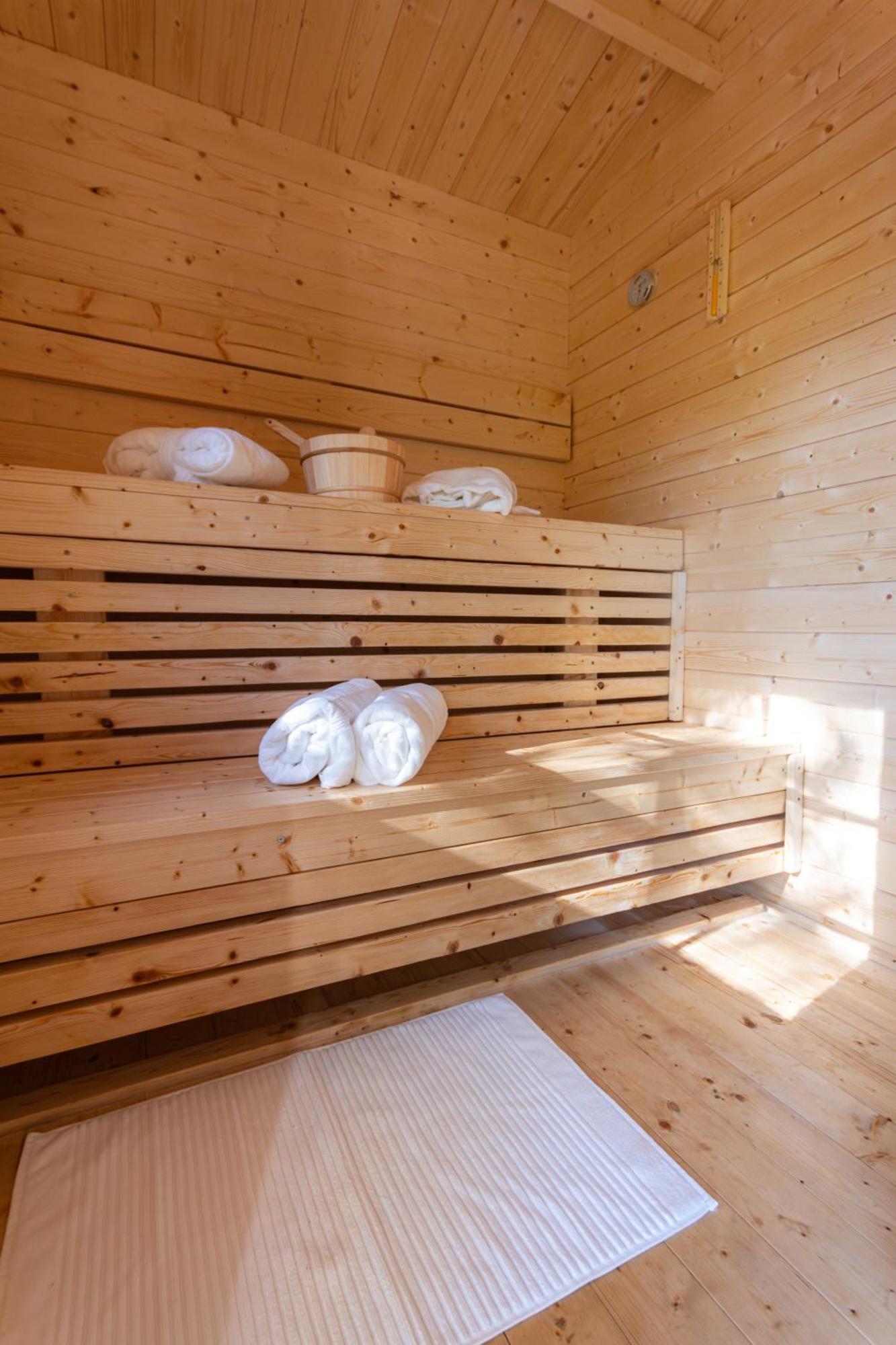 Apartment Pod Orehi - Apartma & Glamping